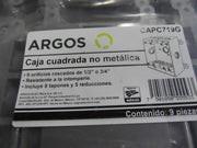 CAJA CUADRADA NO METÁLICA  CON 9 ORIFICIOS ROSCADOS DE 1/2 O 3/4 GRIS ARGOS CAPC719G